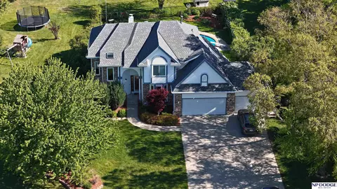 3502 Birchwood Dr, Bellevue, NE 68123