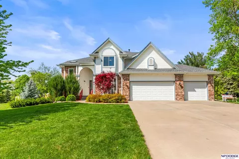 3502 Birchwood Dr, Bellevue, NE 68123