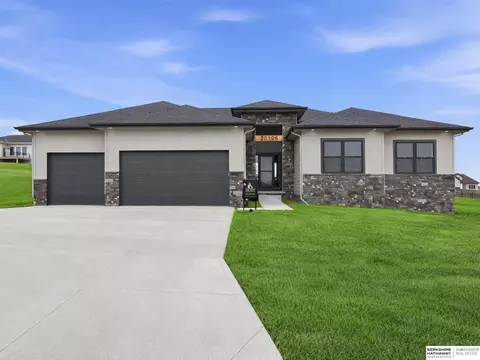 20126 S St, Omaha, NE 68135