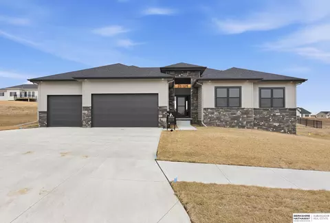 20126 S St, Omaha, NE 68135