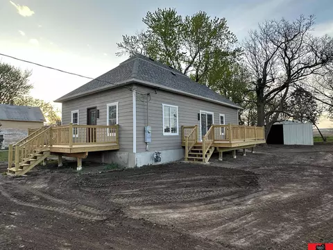 Exterior - 120 E 4th St, Pilger, NE 68768 photo 3 of 4