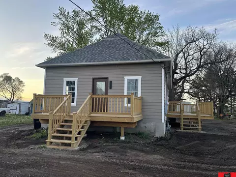 120 E 4th St, Pilger, NE 68768