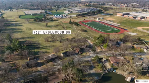 7621 Englewood Dr, Lincoln, NE 68510