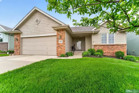 8123 S 107th St, La Vista, NE 68128
