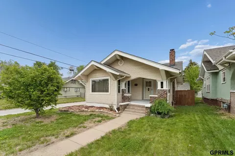 2452 Mary St, Omaha, NE 68112