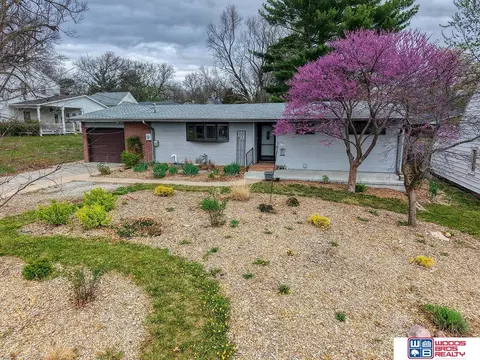 120 Hillcrest Dr, Seward, NE 68434