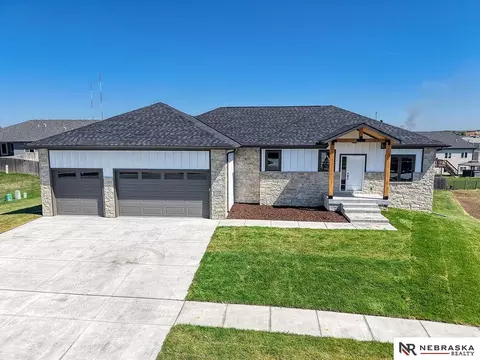 7755 Aero Cir, Lincoln, NE 68516