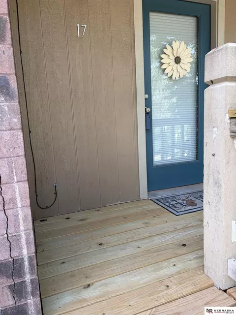 8941 Miami St #17, Omaha, NE 68134