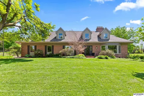 611 S 93rd Ave, Omaha, NE 68114