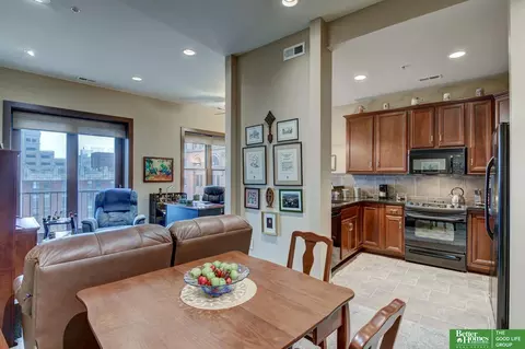 210 S 16th St, Omaha, NE 68102