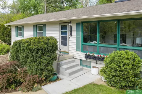 1145 S 97 St, Omaha, NE 68124