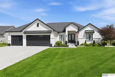 619 S 243rd St, Waterloo, NE 68069