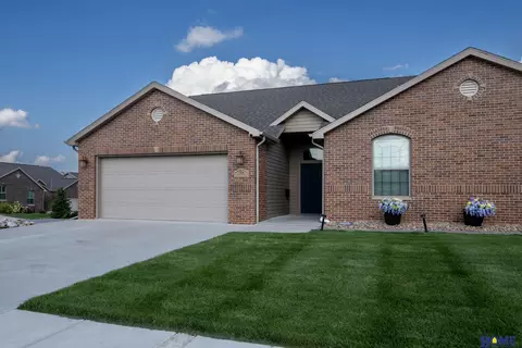 124 S 91st St, Lincoln, NE 68520