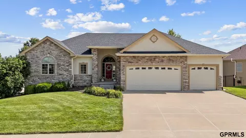 17055 Corby St, Omaha, NE 68116