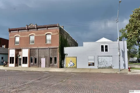 328-338 N Oakland Ave, Oakland, NE 68045