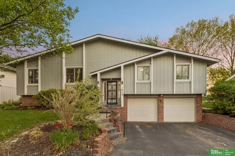 1218 N 145 Plz, Omaha, NE 68154