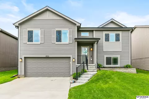 14468 Gilder Ave, Bennington, NE 68007