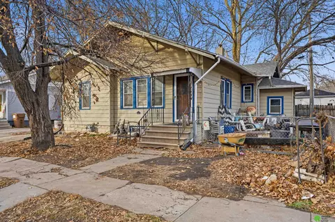 2776 California Ct, Lincoln, NE 68510