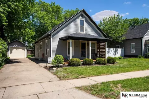4934 Knox St, Lincoln, NE 68504
