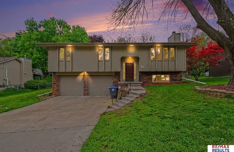 900 Mckenzie Ave, Council Bluffs, IA 51503