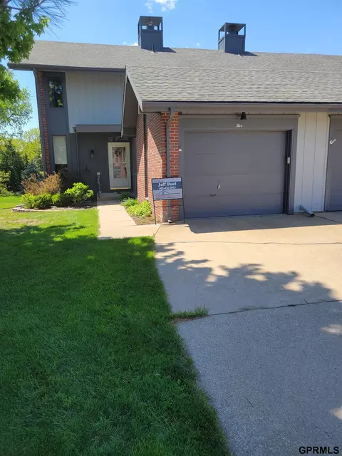 7101 South St #5, Lincoln, NE 68506