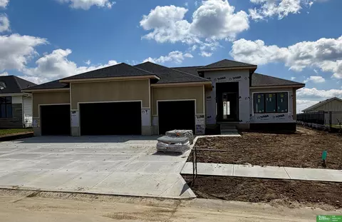 5701 N 197th St, Elkhorn, NE 68022