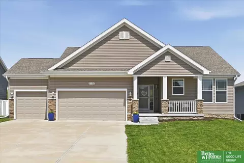 21126 Castlerock Ln, Gretna, NE 68028