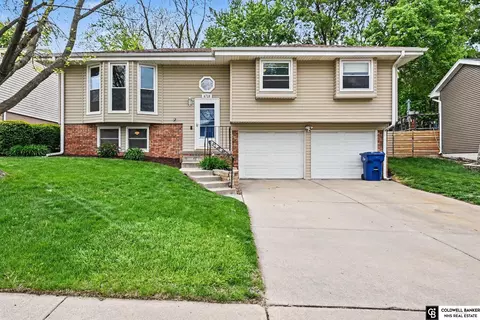 8728 Monroe St, Ralston, NE 68127