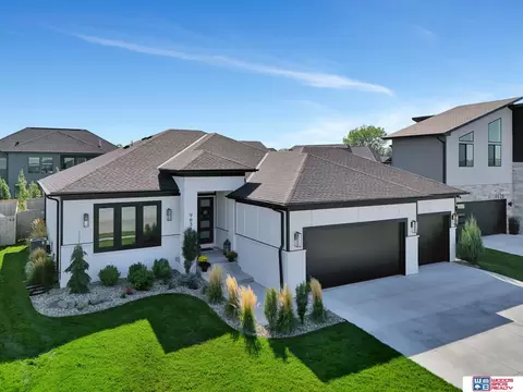 9631 Toma Rd, Lincoln, NE 68526