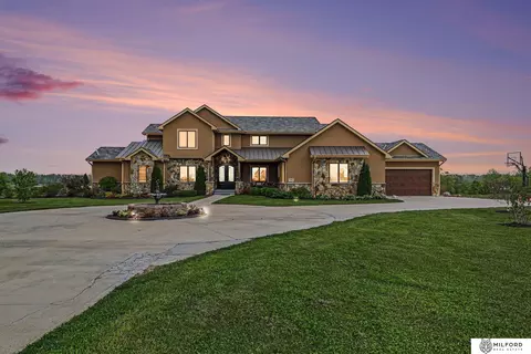 1520 Provencal Cir, Yutan, NE 68073