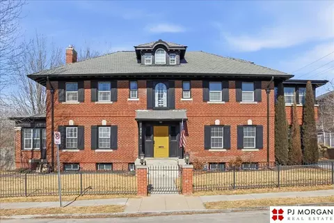 4016 Davenport St, Omaha, NE 68131