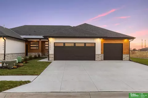 27507 Heron St, Valley, NE 68064