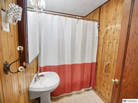 Bath - 901 N 12th St, Beatrice, NE 68310 photo 1 of 1