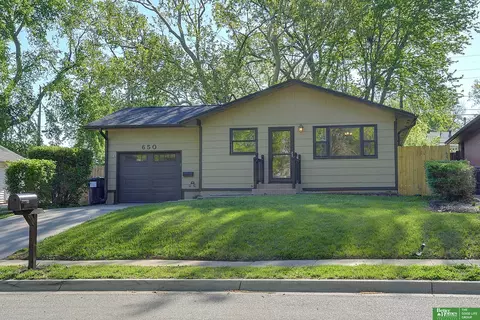 650 S 55 St, Lincoln, NE 68510