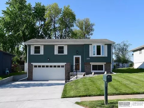 13309 Grissom St, Papillion, NE 68138