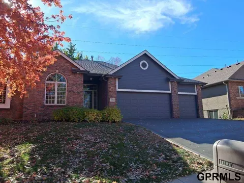 19921 Farnam St, Elkhorn, NE 68022