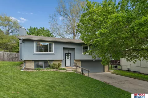 15230 Lincoln Cir, Omaha, NE 68154