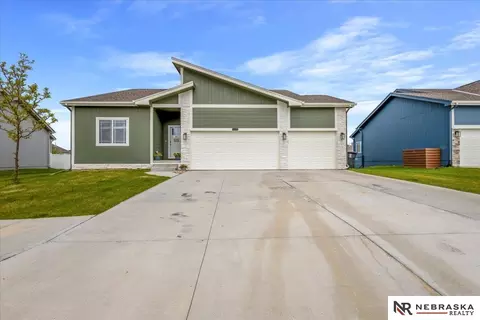 19860 Birch Ave, Gretna, NE 68028