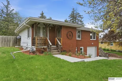 4606 Borman St, Omaha, NE 68157
