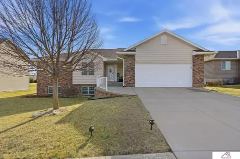 900 Fairway Ct, Crete, NE 68333