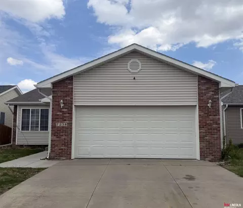 7238 Whitewater Ln, Lincoln, NE 68521