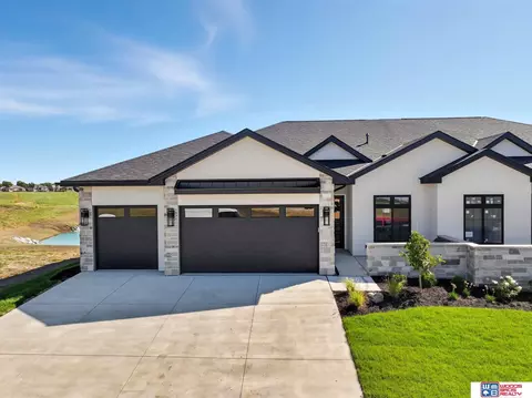 7948 S 43rd St, Lincoln, NE 68516