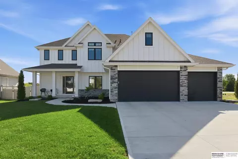 12621 S 73rd St, Papillion, NE 68046