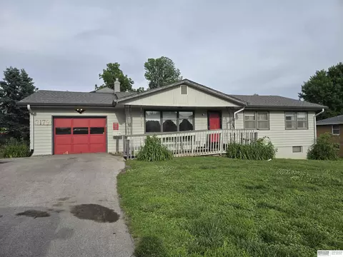 7179 N 60th St, Omaha, NE 68152
