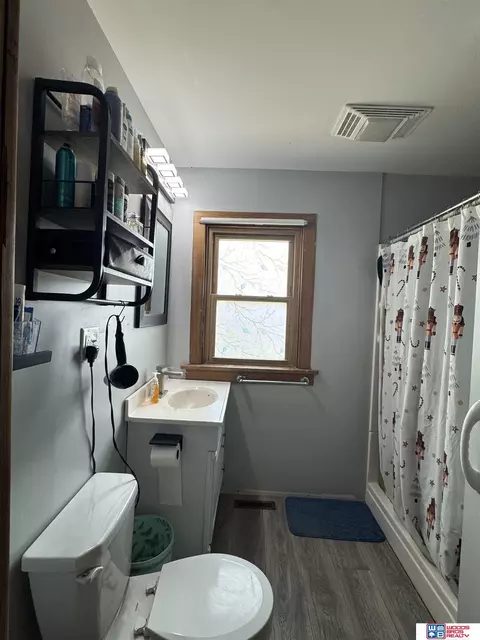Bath - 60789 710 Rd, Burchard, NE 68323 photo 2 of 2