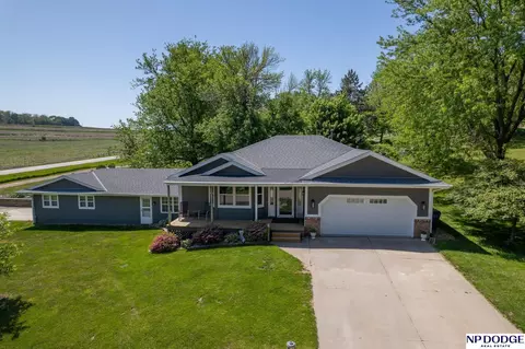 10021 Alice Dr, Omaha, NE 68142