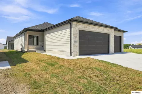 9508 S 86th St, Lincoln, NE 68526