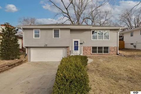 5041 S 93rd St, Omaha, NE 68127
