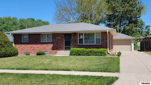 5020 Claire Ave, Lincoln, NE 68516