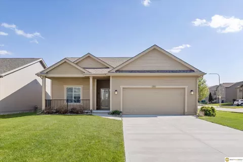 13911 Potter Pkwy, Omaha, NE 68142